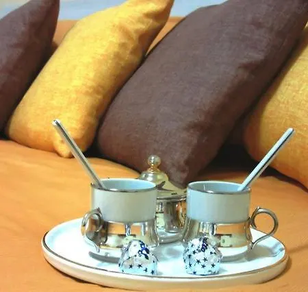 Penzion Le Gemme Di - Alloggi In Centro Storico - Via Della Cupa / Via Della Luna 4*