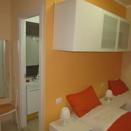 Penzion Le Gemme Di - Alloggi In Centro Storico - Via Della Cupa / Via Della Luna 4*