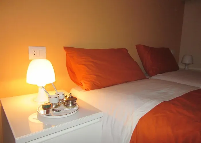 Le Gemme Di - Alloggi In Centro Storico - Via Della Cupa / Via Della Luna Affittacamere