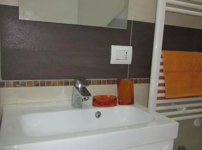 Affittacamere Le Gemme Di - Alloggi In Centro Storico - Via Della Cupa / Via Della Luna