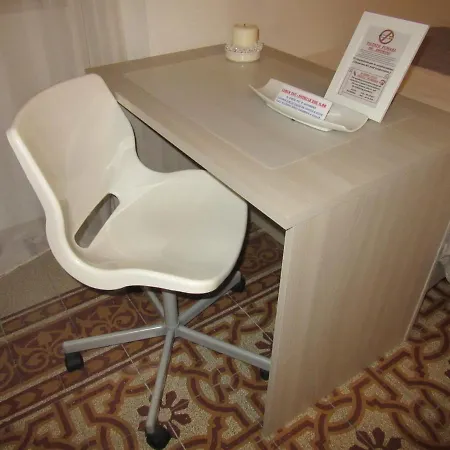 Le Gemme Di - Alloggi In Centro Storico - Via Della Cupa / Via Della Luna 4*