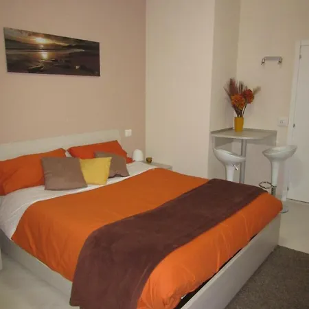 Le Gemme Di - Alloggi In Centro Storico - Via Della Cupa / Via Della Luna 4*