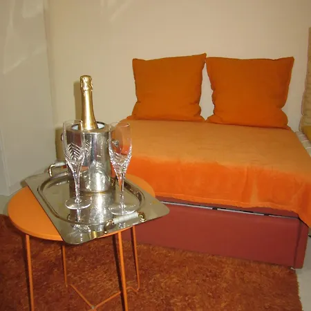 Le Gemme Di - Alloggi In Centro Storico - Via Della Cupa / Via Della Luna 4*