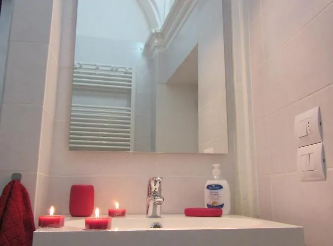 Casa de hóspedes Le Gemme Di - Alloggi In Centro Storico - Via Della Cupa / Via Della Luna 4*