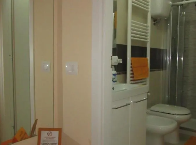 Casa de hóspedes Le Gemme Di - Alloggi In Centro Storico - Via Della Cupa / Via Della Luna 4*