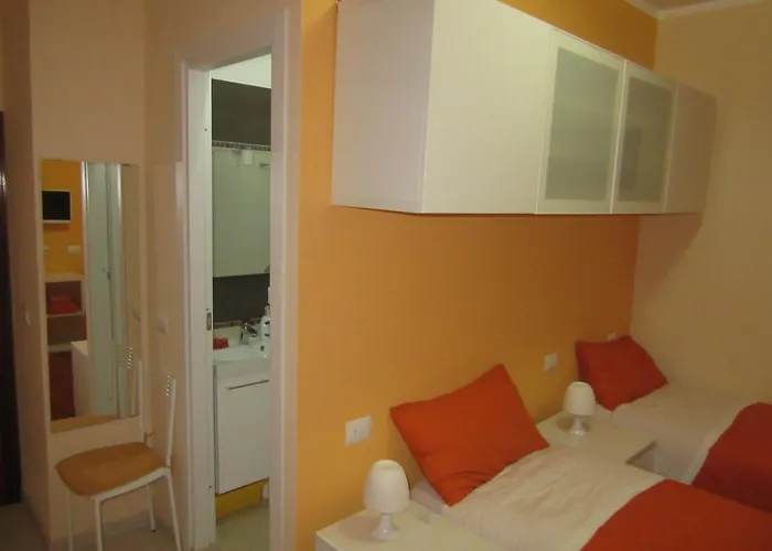 Casa de hóspedes Le Gemme Di - Alloggi In Centro Storico - Via Della Cupa / Via Della Luna 4*