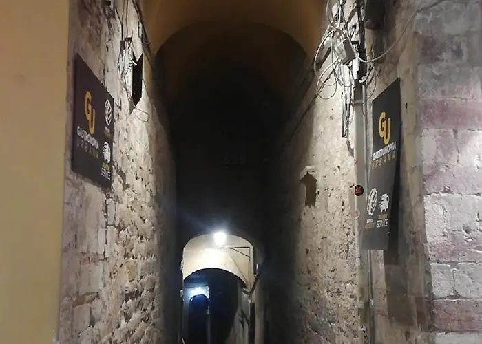 Le Gemme Di - Alloggi In Centro Storico - Via Della Cupa / Via Della Luna بيرودجا