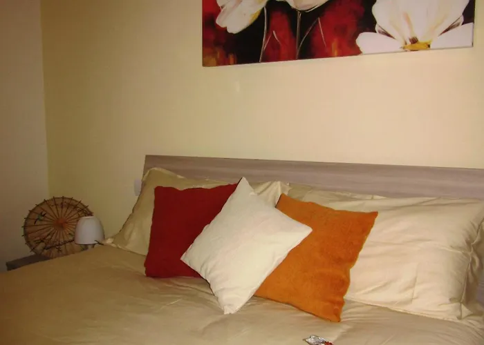 Le Gemme Di - Alloggi In Centro Storico - Via Della Cupa / Via Della Luna بيت ضيافة بيرودجا