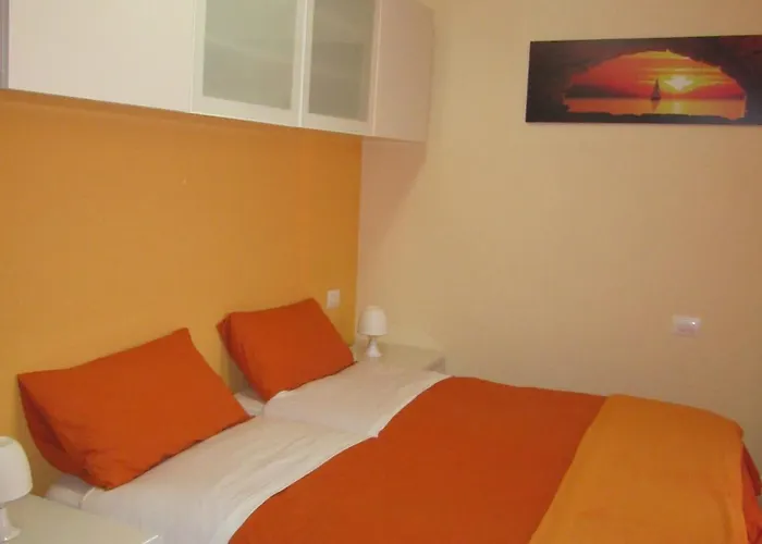 Le Gemme Di - Alloggi In Centro Storico - Via Della Cupa / Via Della Luna 4*