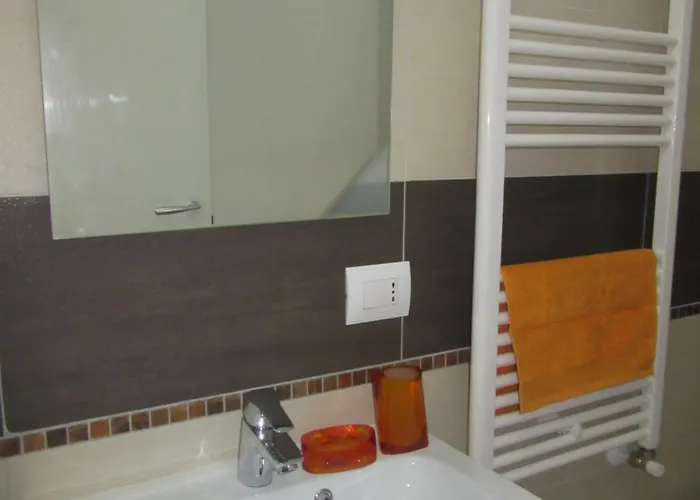 Casa de hóspedes Le Gemme Di - Alloggi In Centro Storico - Via Della Cupa / Via Della Luna 4*